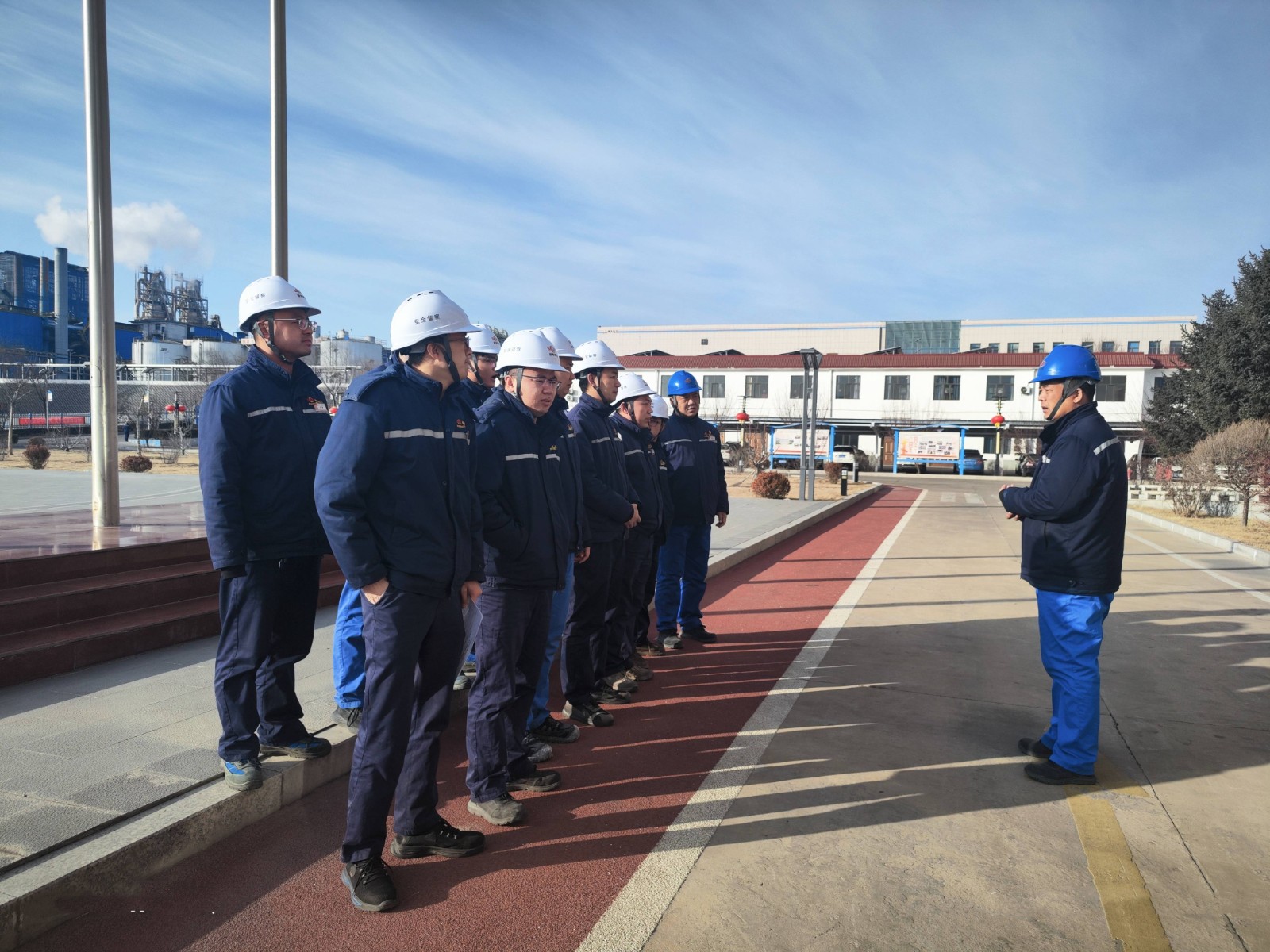 神木电石开展皮带等传动设备专项检查图片(1).jpg 神木电石开展皮带等传动设备专项检查图片(1).jpg