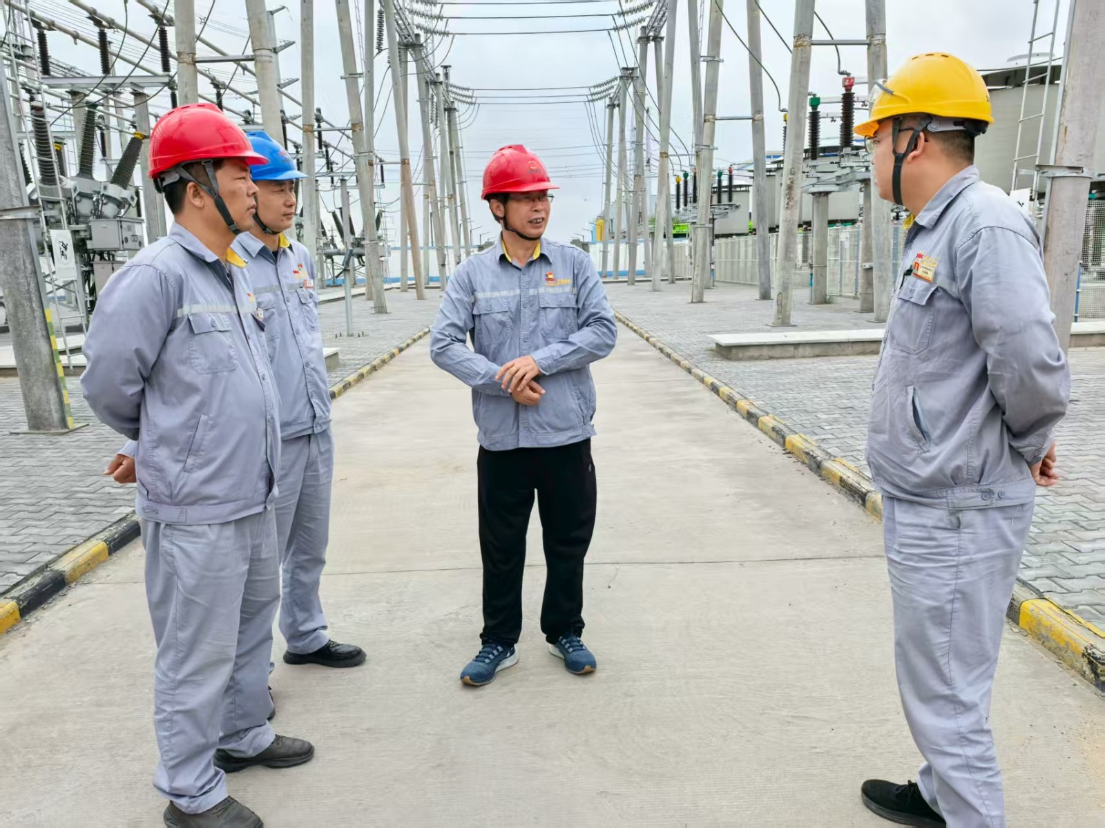 神木电石组织开展汛期安全专项检查图片.jpg 神木电石组织开展汛期安全专项检查图片.jpg