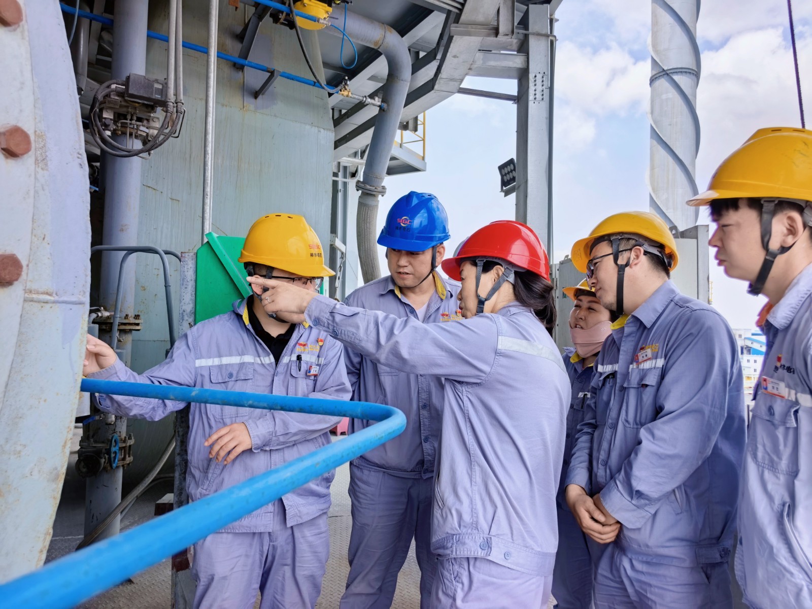 1-创新高!神木电石白灰分厂套筒窑日产量突破600吨照片1(1).jpg 1-创新高!神木电石白灰分厂套筒窑日产量突破600吨照片1(1).jpg