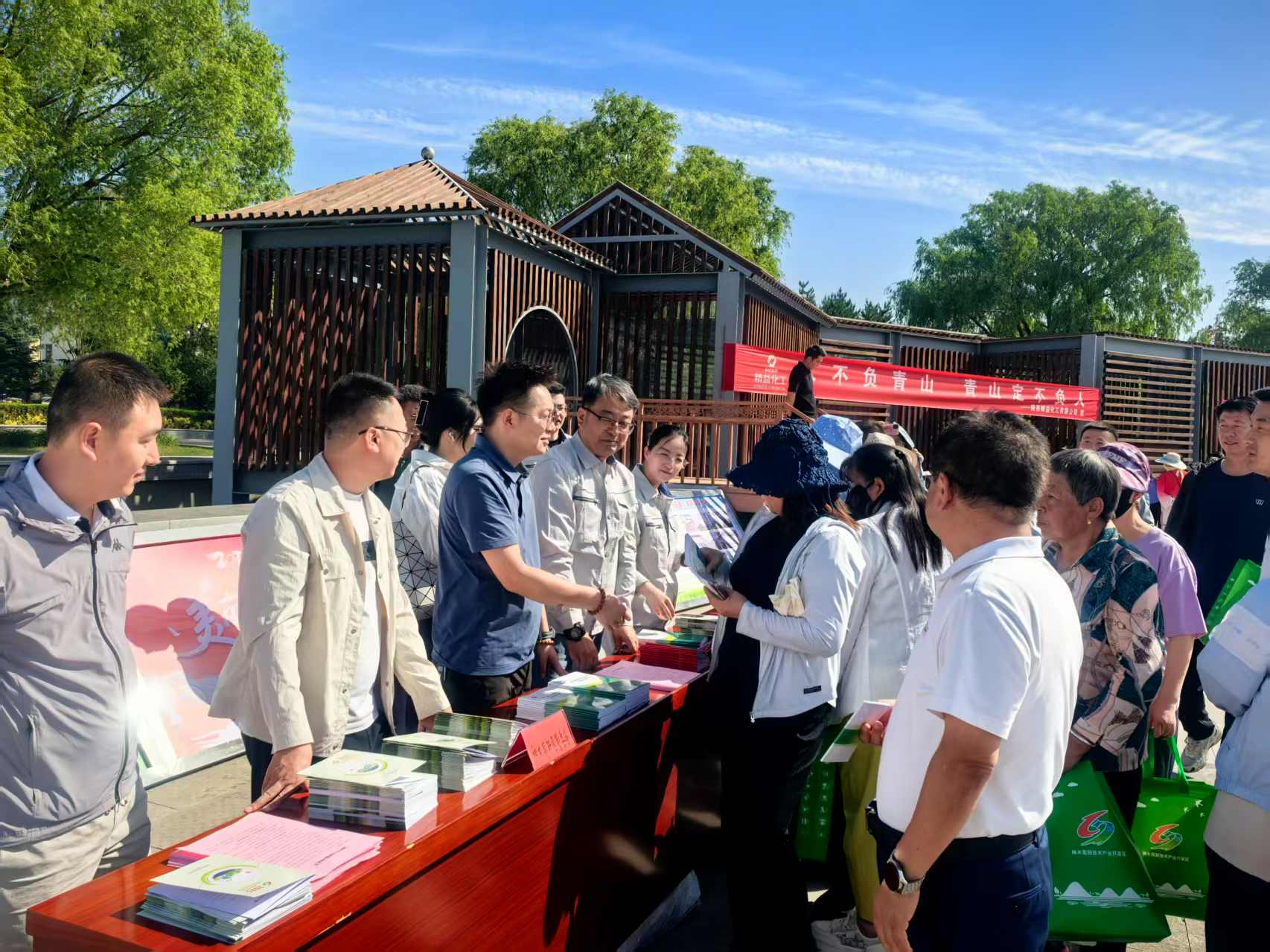 f09f31a9a687b24f92a1600d7821cd7.jpg f09f31a9a687b24f92a1600d7821cd7.jpg